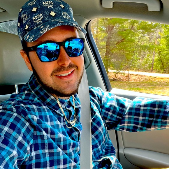 Meet your Posher, Sam - Picture 1 of 1